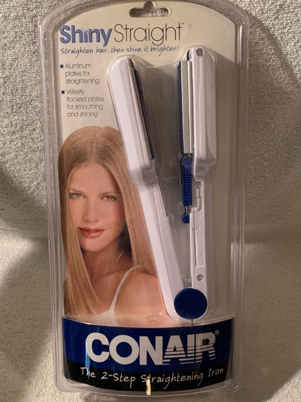 CONAIR SHINY STRAIGHT HAIR STRAIGHTENER. NWOT